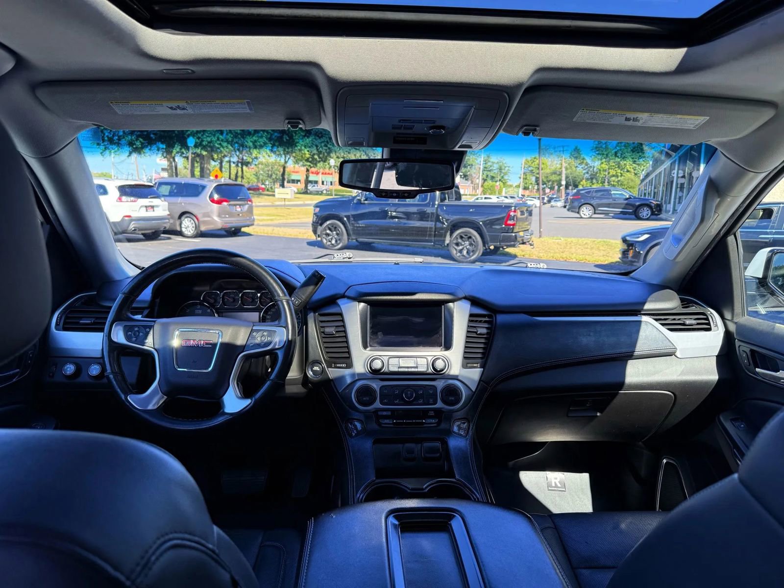 Used 2019 GMC Yukon XL SLT image 40