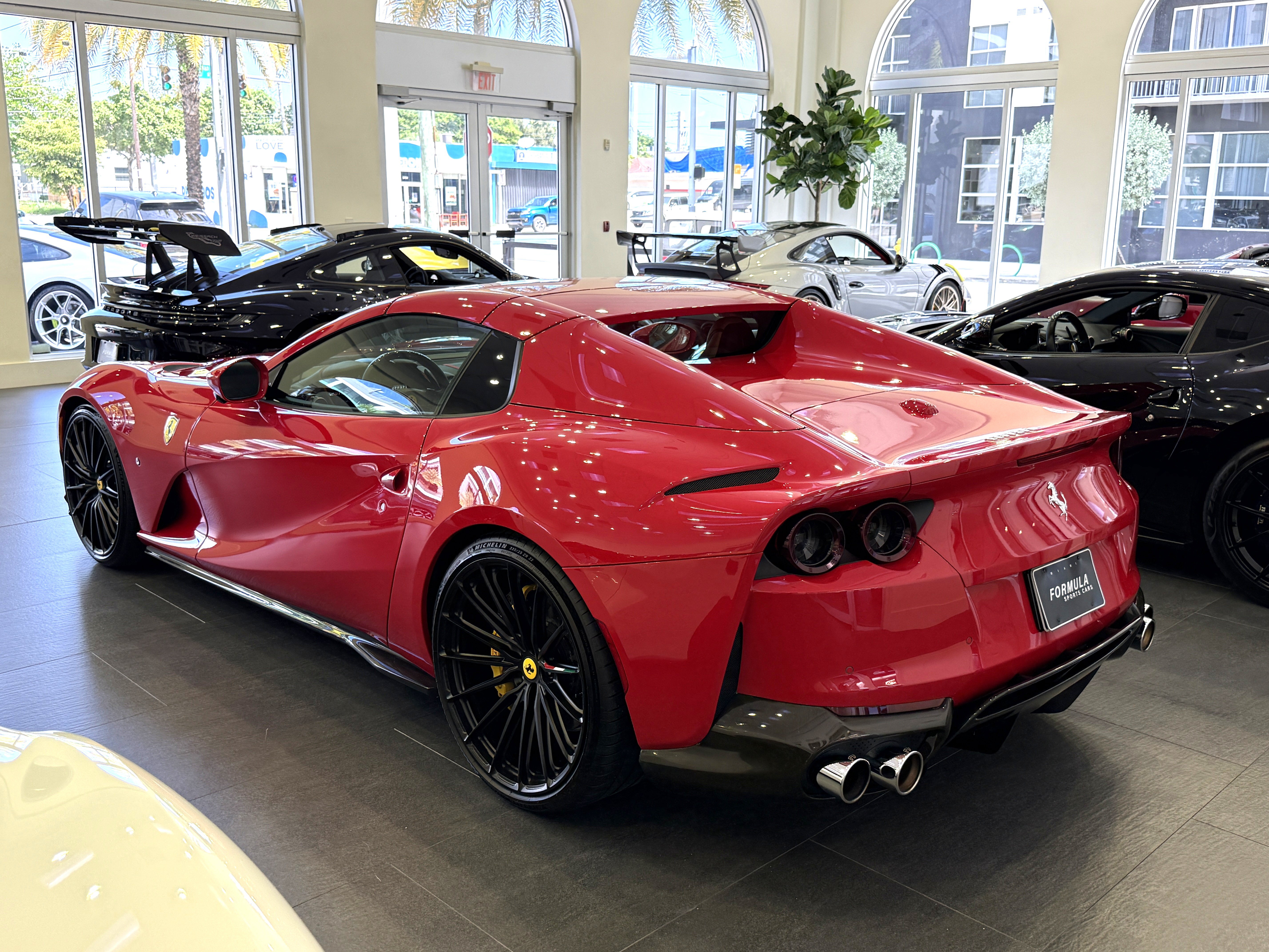 Used 2022 Ferrari 812 GTS RWD image 17