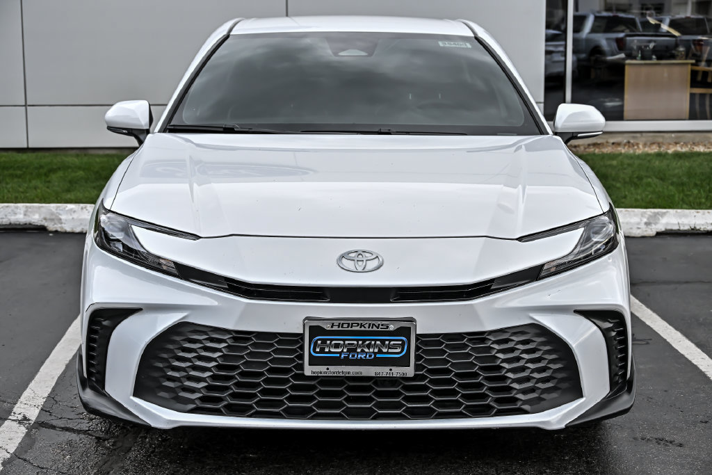 Used 2026 Toyota Camry SE FWD image 4