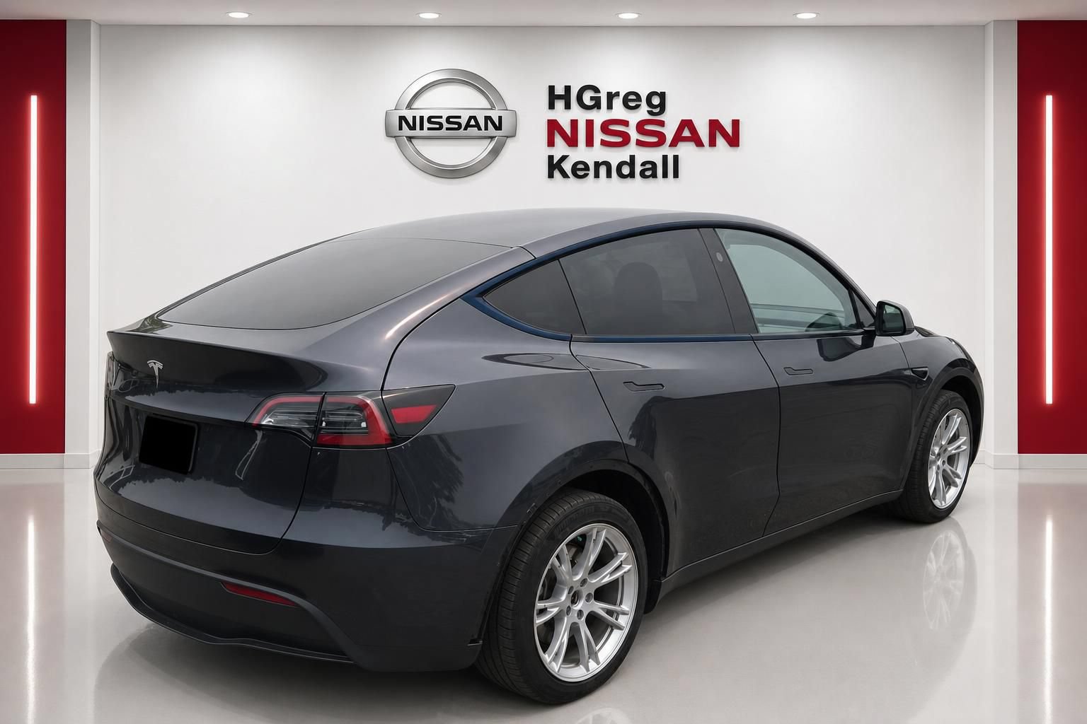 Used 2024 Tesla Model Y Long Range RWD image 4