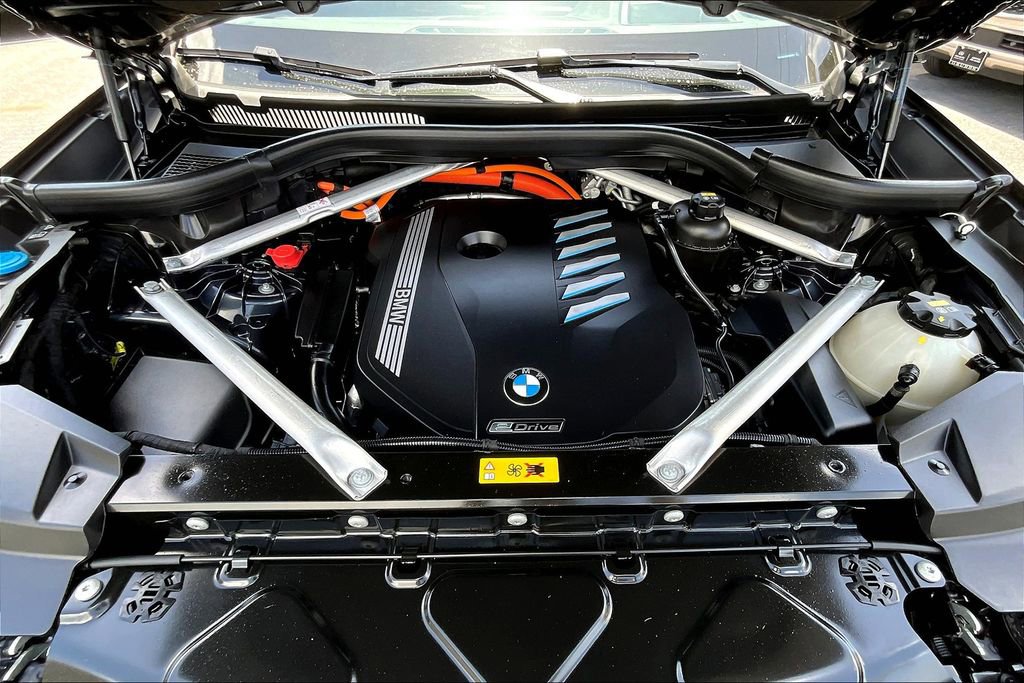 Used 2022 BMW X5 xDrive45e w/ Climate Comfort Package image 13