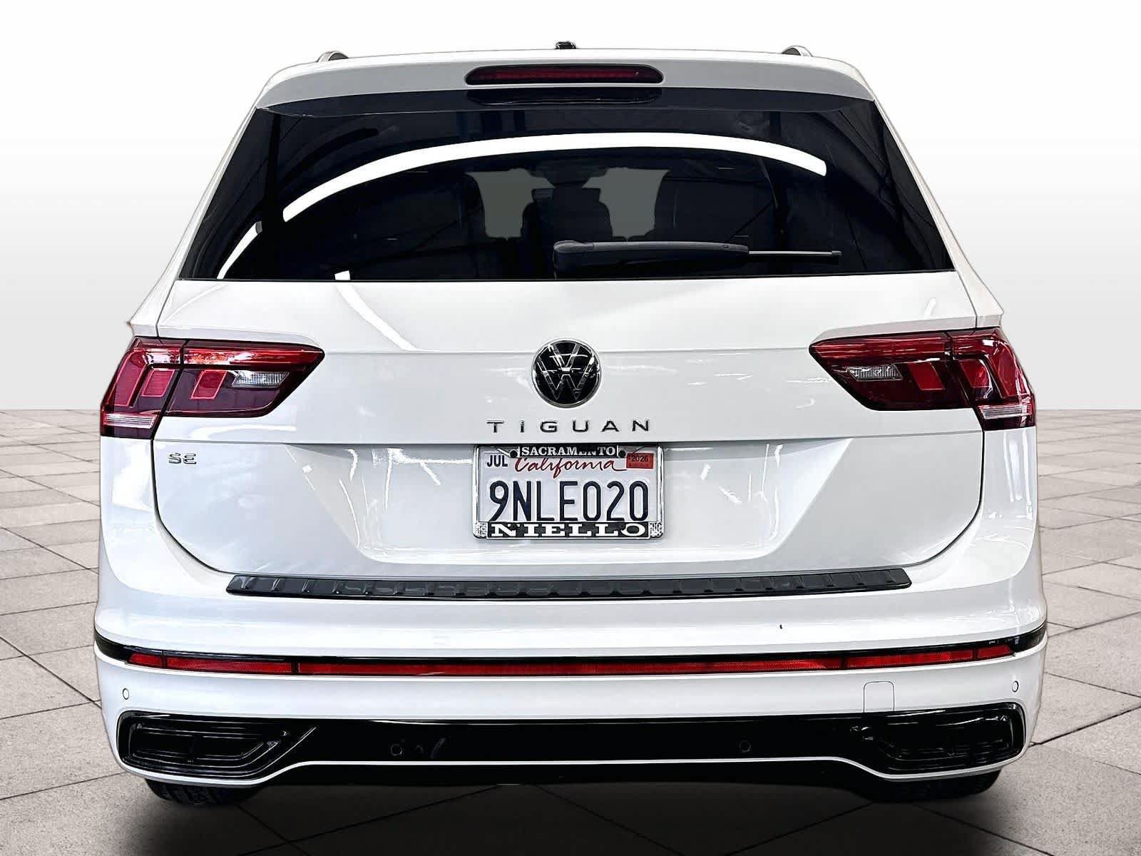 Used 2024 Volkswagen Tiguan SE R-Line FWD image 8