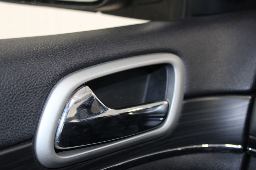 Used 2021 Jeep Grand Cherokee Limited w/ Luxury Group II image 44