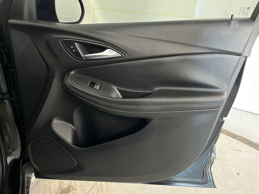 Used 2020 Buick Encore GX Select image 30