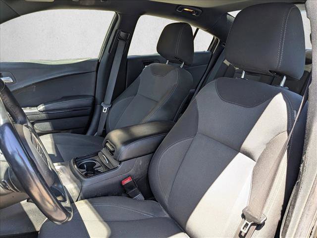 Used 2017 Dodge Charger SE w/ Power Sunroof Group RWD image 10