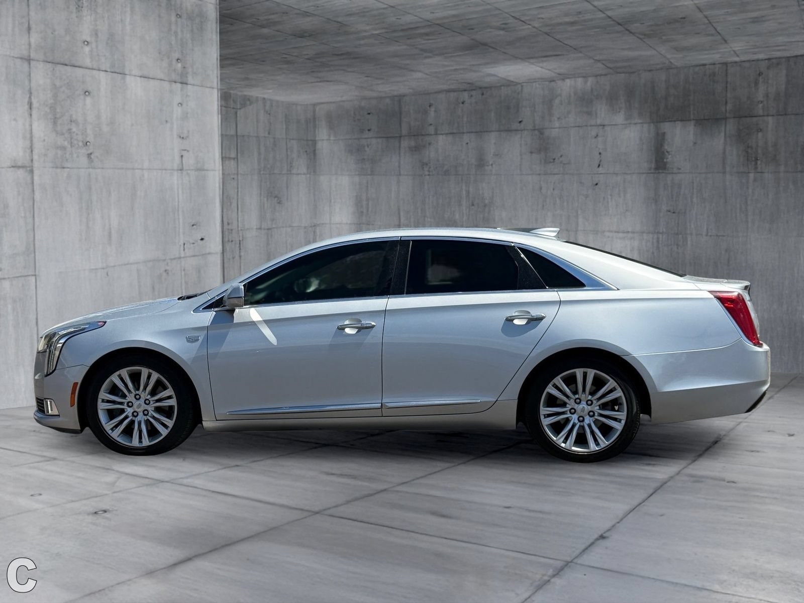 Certified 2018 Cadillac XTS Luxury AWD/4WD image 3