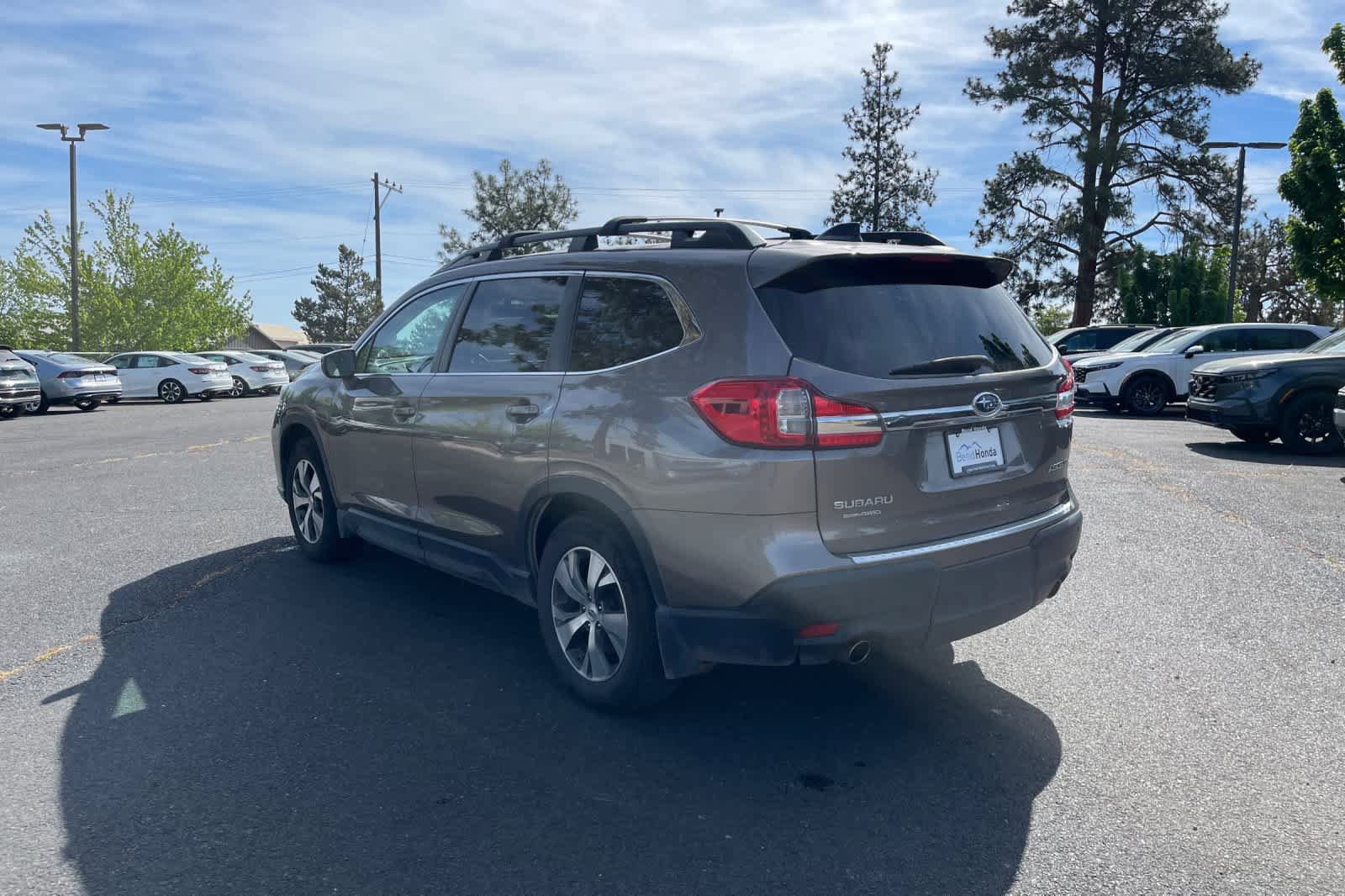 Used 2021 Subaru Ascent Premium w/ Convenience Package AWD/4WD image 3