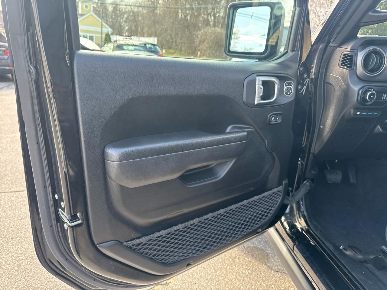 Used 2023 Jeep Wrangler Unlimited w/ Sun & Screen Package AWD/4WD image 22