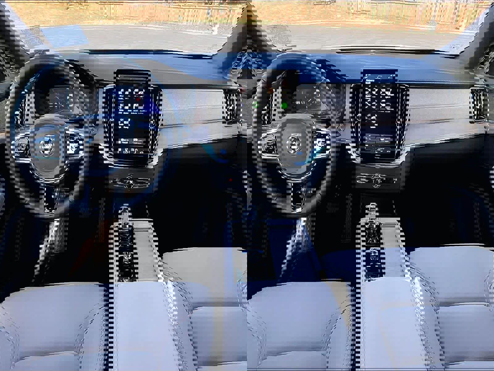 Used 2026 Volvo XC90 B5 Plus image 18