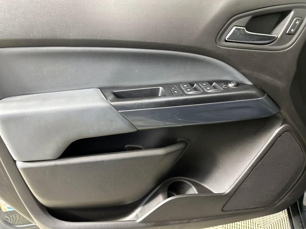 Used 2017 Chevrolet Colorado Z71 image 12