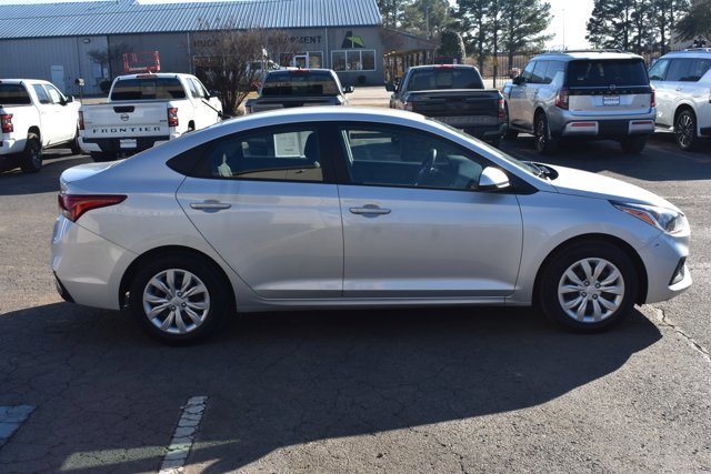 Used 2022 Hyundai Accent SE image 4