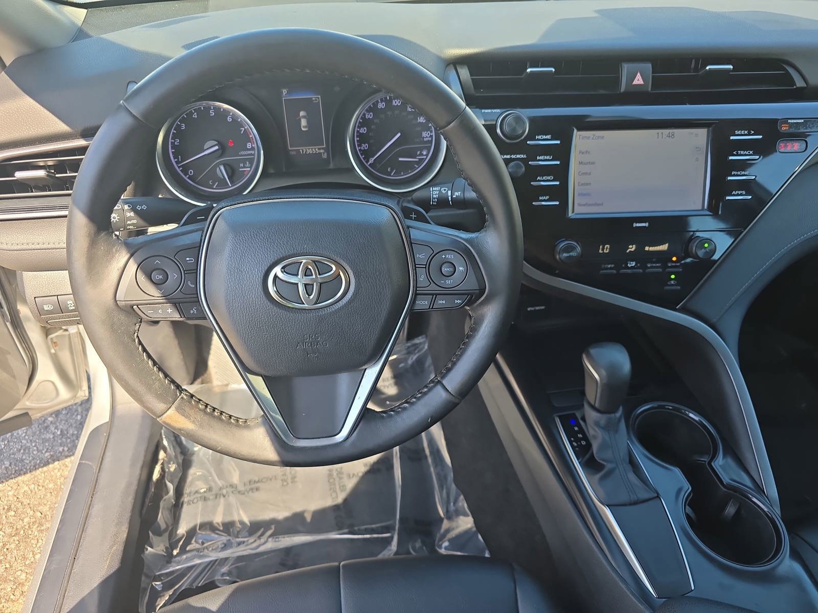 Used 2020 Toyota Camry SE FWD image 18