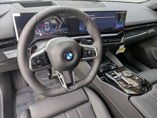 Used 2026 BMW 530i xDrive w/ M Sport Package AWD/4WD image 3