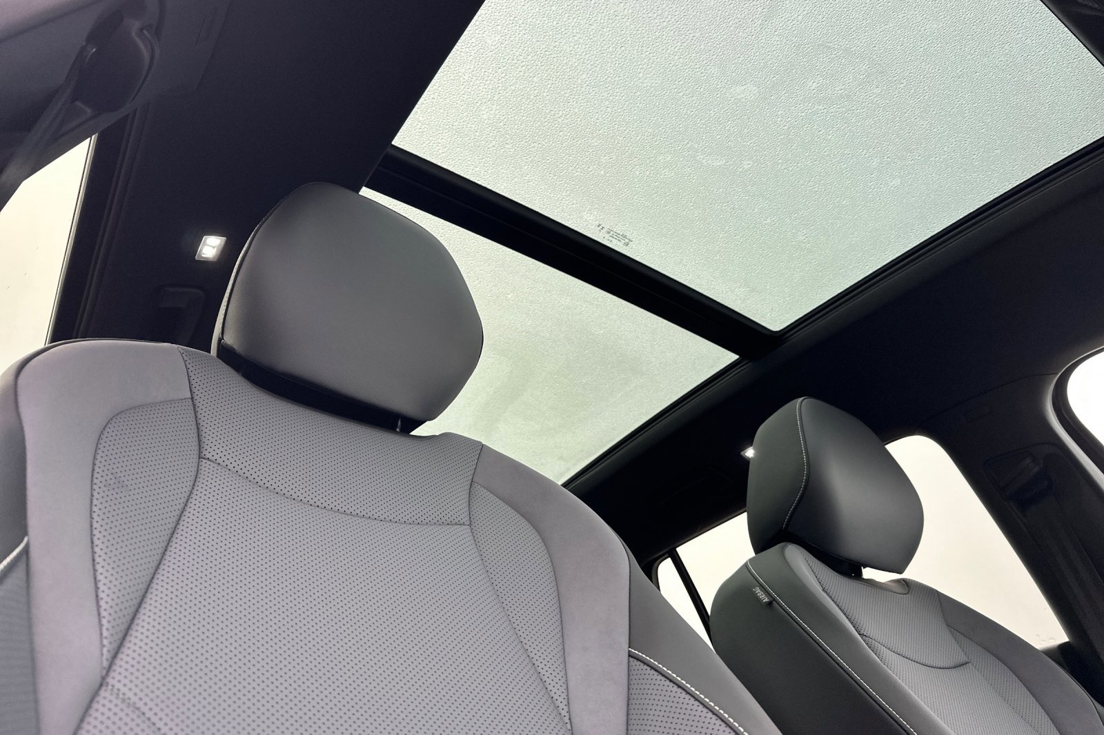 New 2026 Volkswagen Tiguan SE R-Line image 17