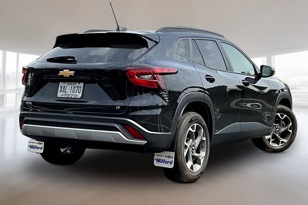 Used 2024 Chevrolet Trax LT w/ Driver Confidence Package FWD image 6
