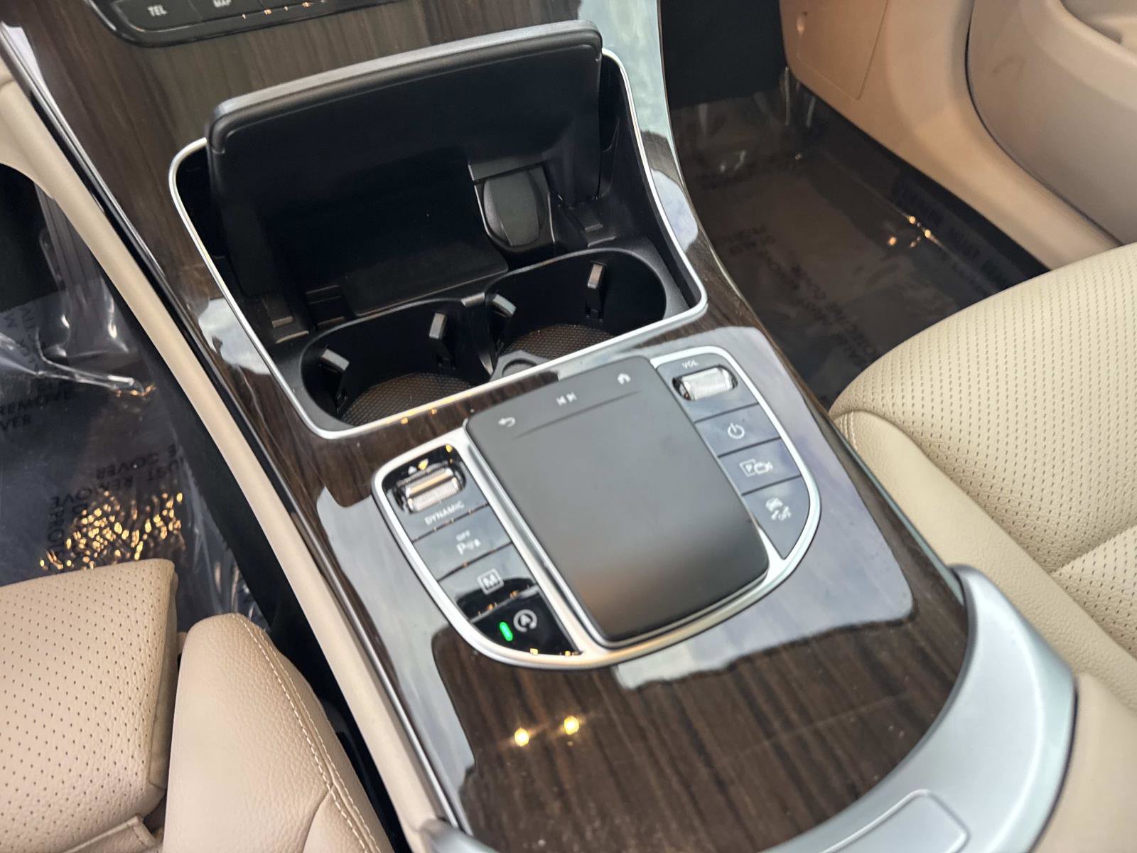 Certified 2022 Mercedes-Benz GLC 300 image 24