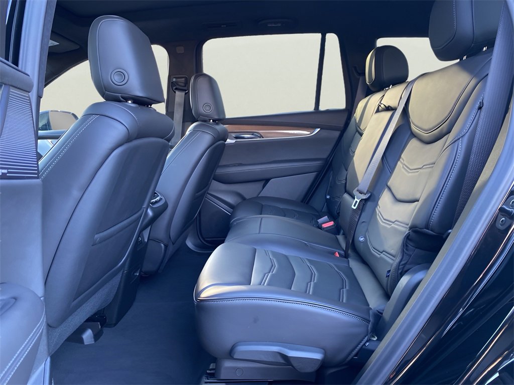 Certified 2024 Cadillac XT6 Premium Luxury w/ Platinum Package image 18