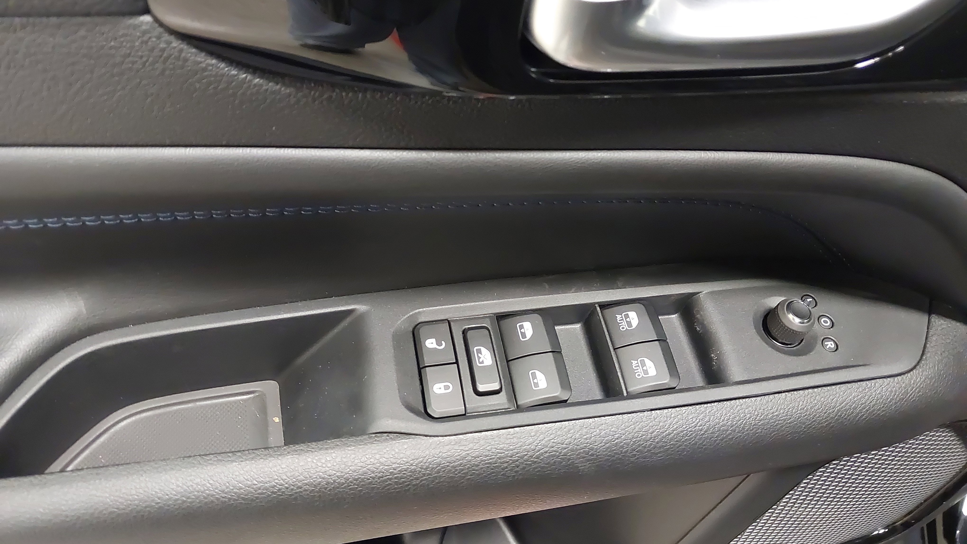 New 2026 Jeep Compass Latitude image 25