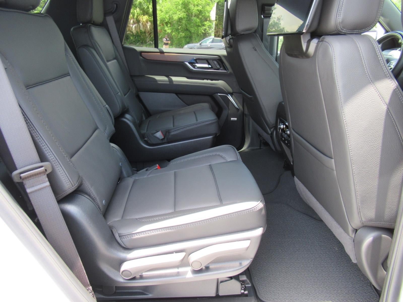 New 2026 GMC Yukon Denali w/ Denali Reserve Package AWD/4WD image 35