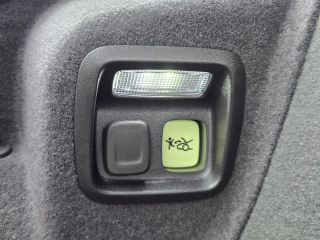 Used 2023 Chevrolet Corvette Stingray Preferred Cpe w/ Battery Protection Package RWD image 16