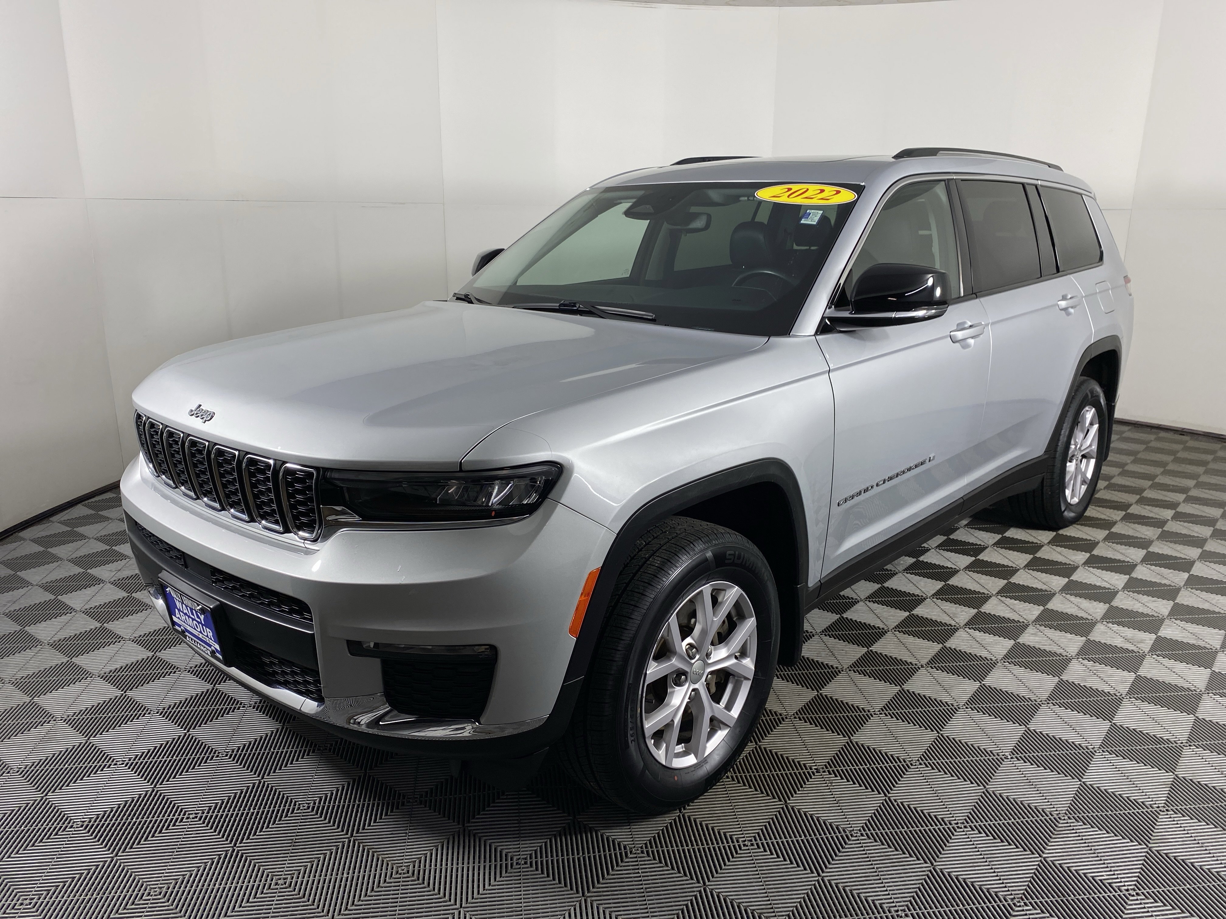 Used 2022 Jeep Grand Cherokee L Limited w/ MOPAR Finishing Package image 12