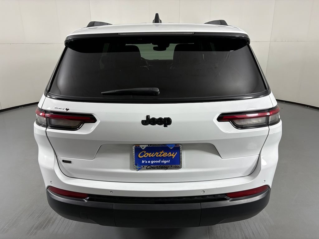 Used 2022 Jeep Grand Cherokee L Laredo RWD image 7