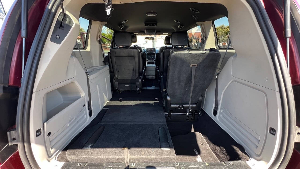 Used 2017 Dodge Grand Caravan SXT FWD image 33