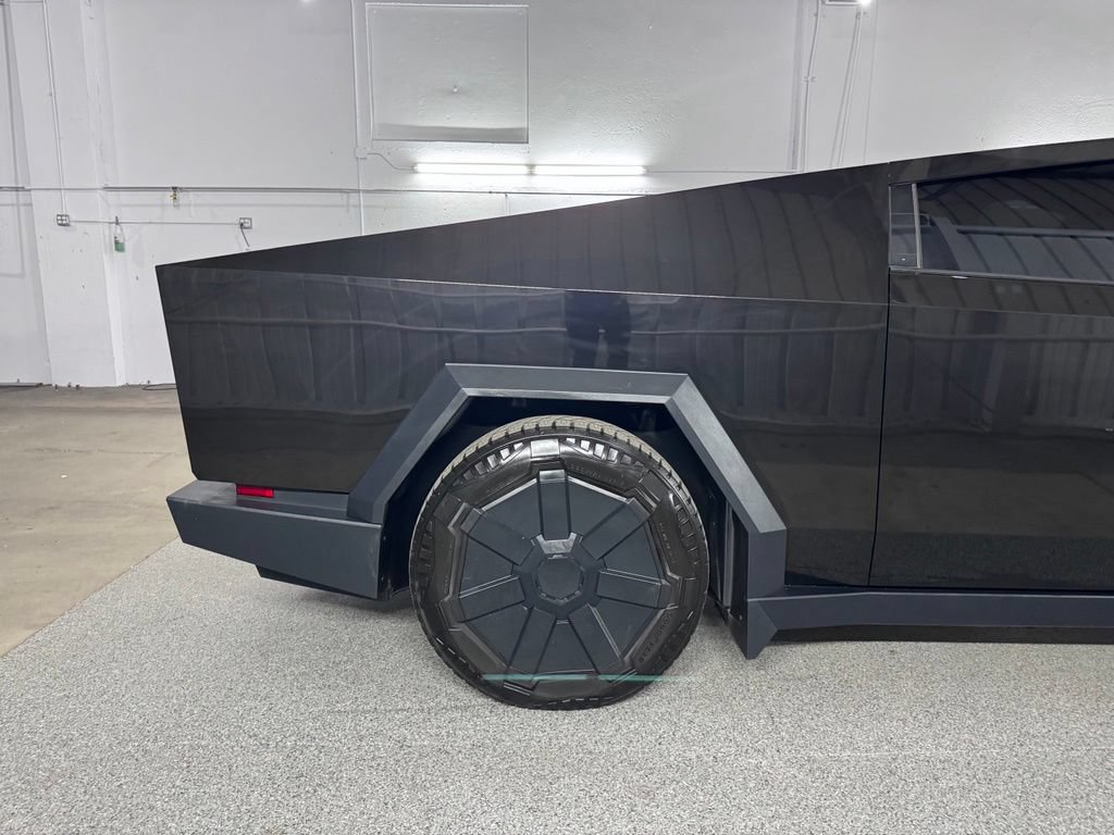 Used 2024 Tesla Cybertruck Cyberbeast AWD/4WD image 8