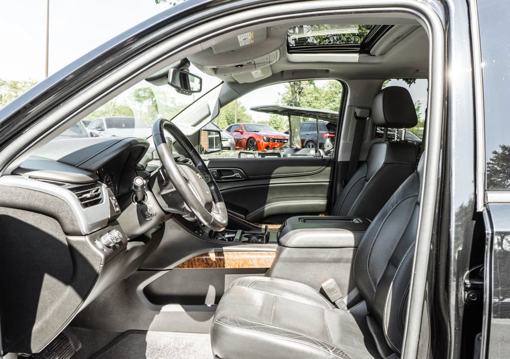 Used 2020 Chevrolet Tahoe Premier w/ RST Edition AWD/4WD image 24