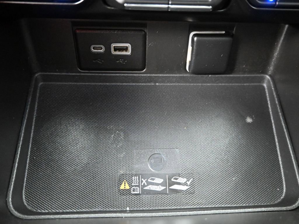 Used 2022 Chevrolet Tahoe Premier image 17