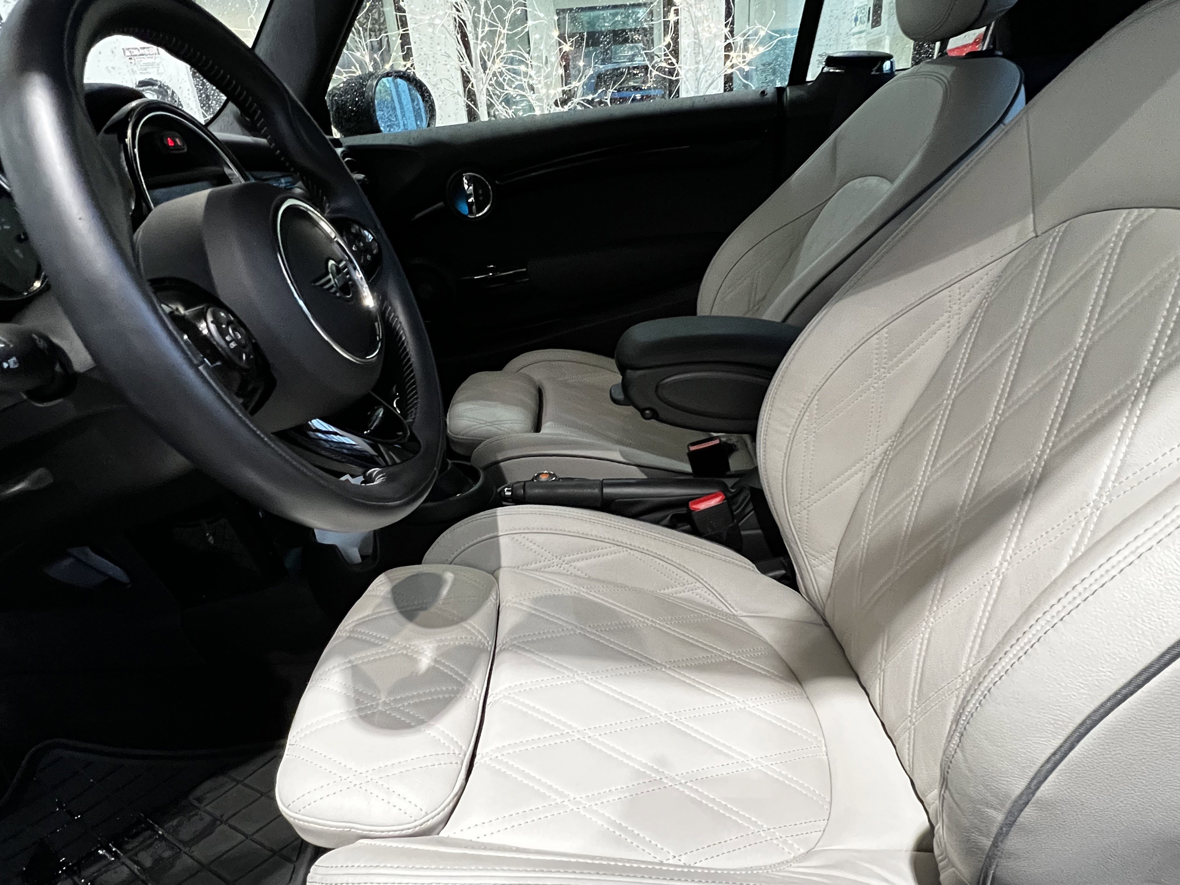 Used 2020 MINI Cooper Convertible image 17