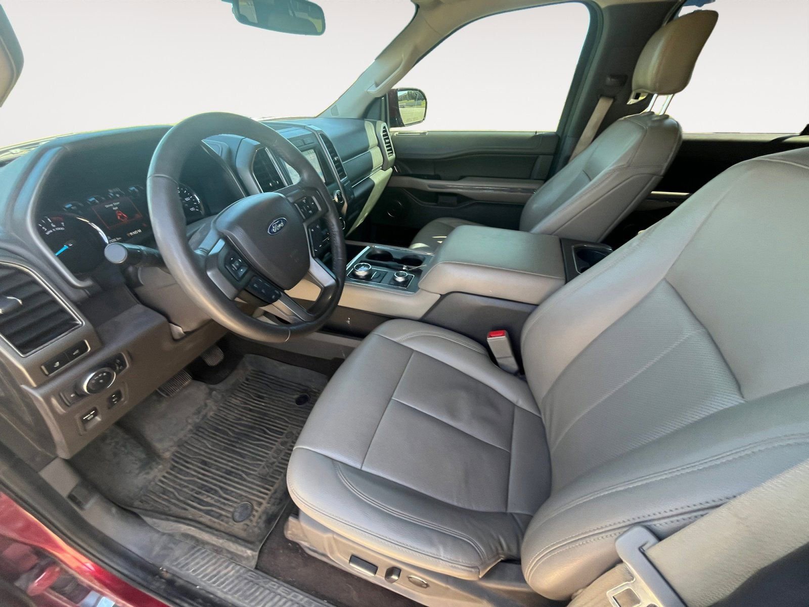 Used 2019 Ford Expedition XLT w/ Equipment Group 202A image 9