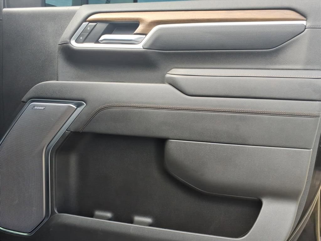 Used 2025 Chevrolet Silverado 2500 High Country w/ Z71 Off-Road Package image 12