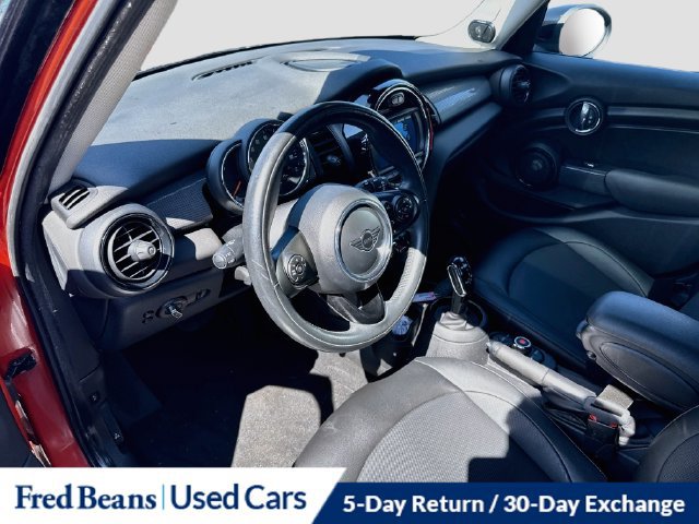 Used 2020 MINI Cooper 4-Door Hardtop w/ Premium Package FWD image 10