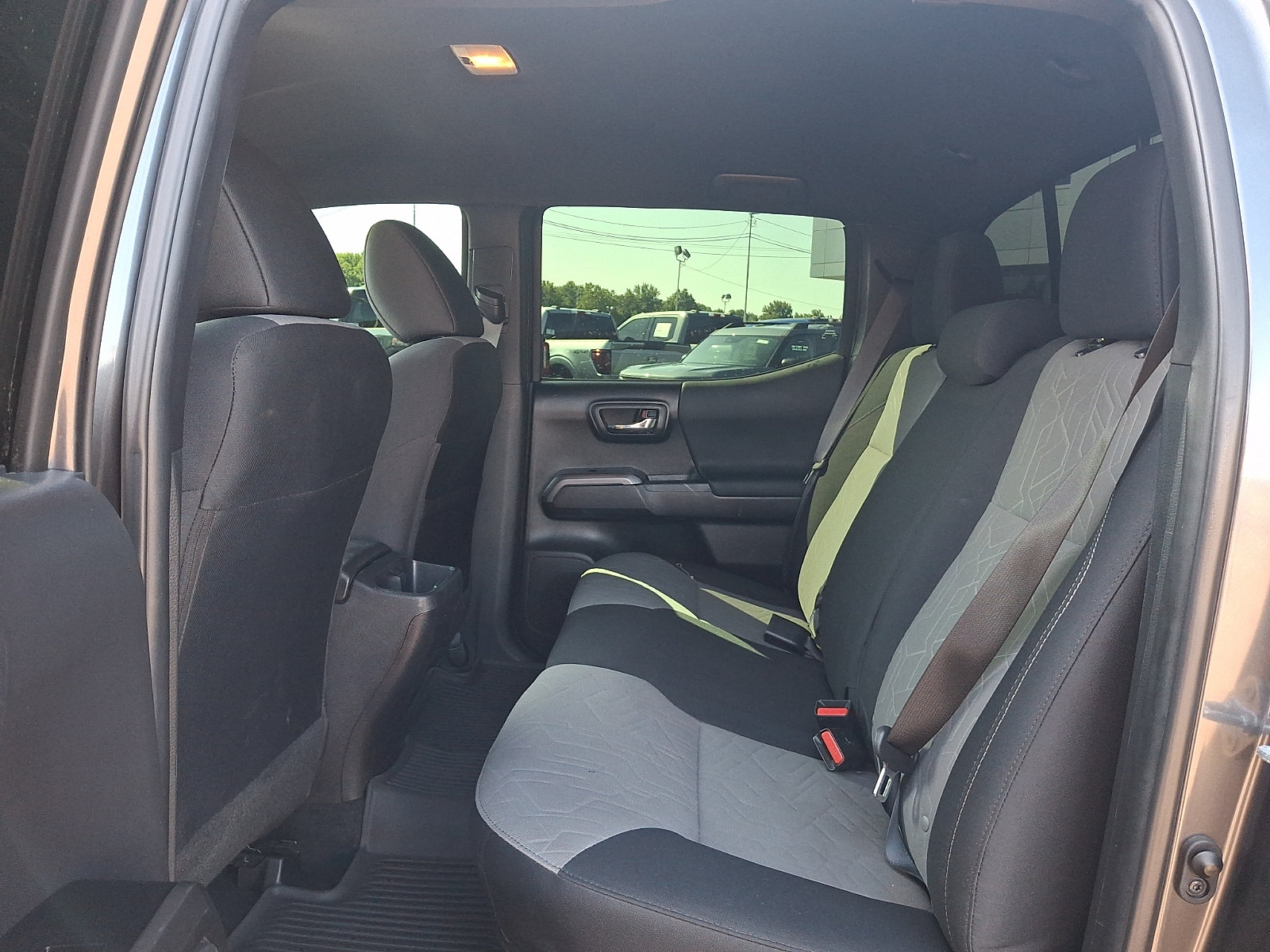 Used 2022 Toyota Tacoma TRD Off-Road AWD/4WD image 11