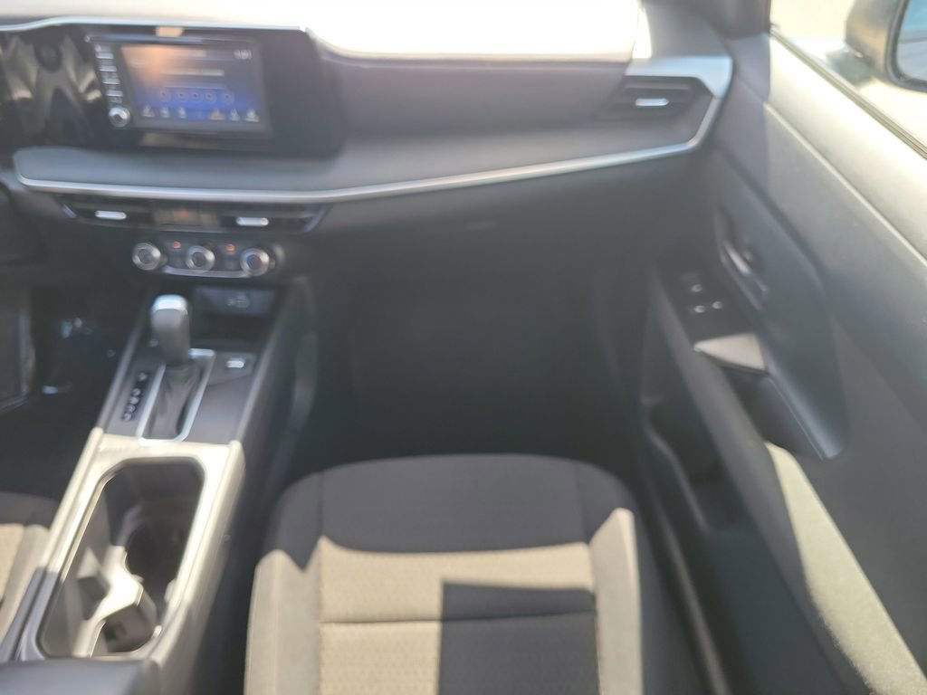 Certified 2025 Nissan Kicks S image 21