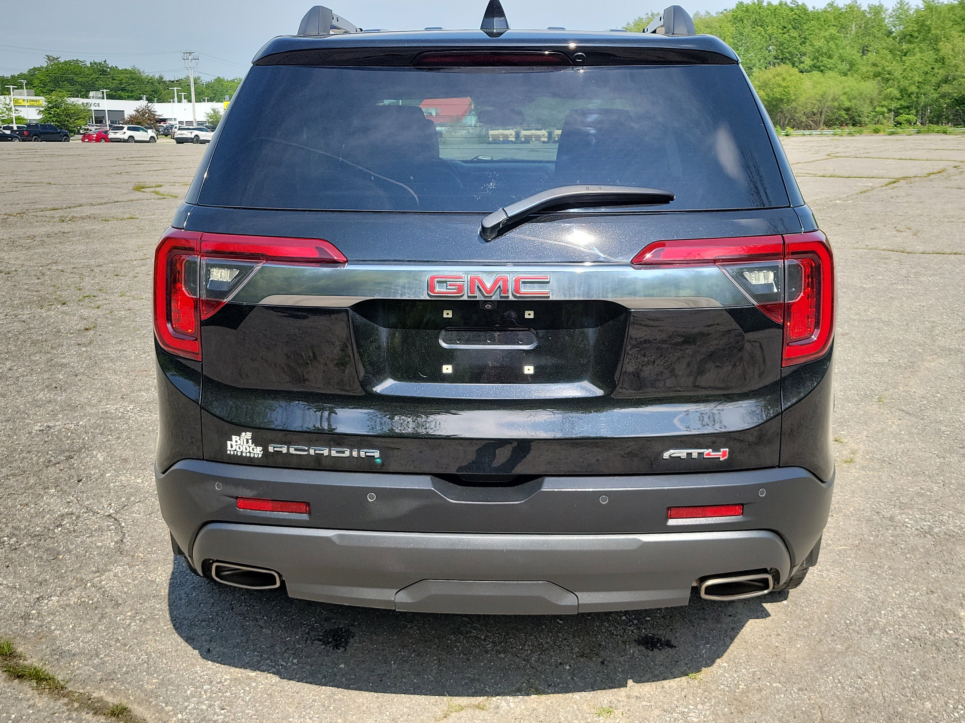 Used 2022 GMC Acadia AT4 w/ Technology Package AWD/4WD image 6