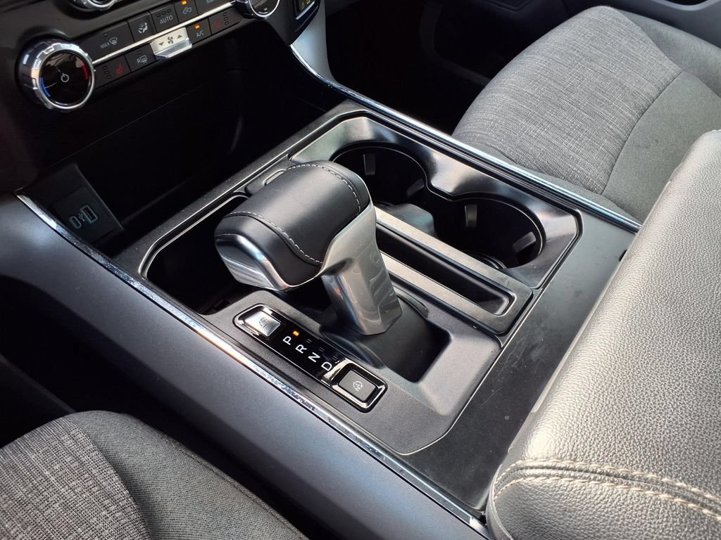 Used 2023 Ford F150 Lightning XLT AWD/4WD image 22
