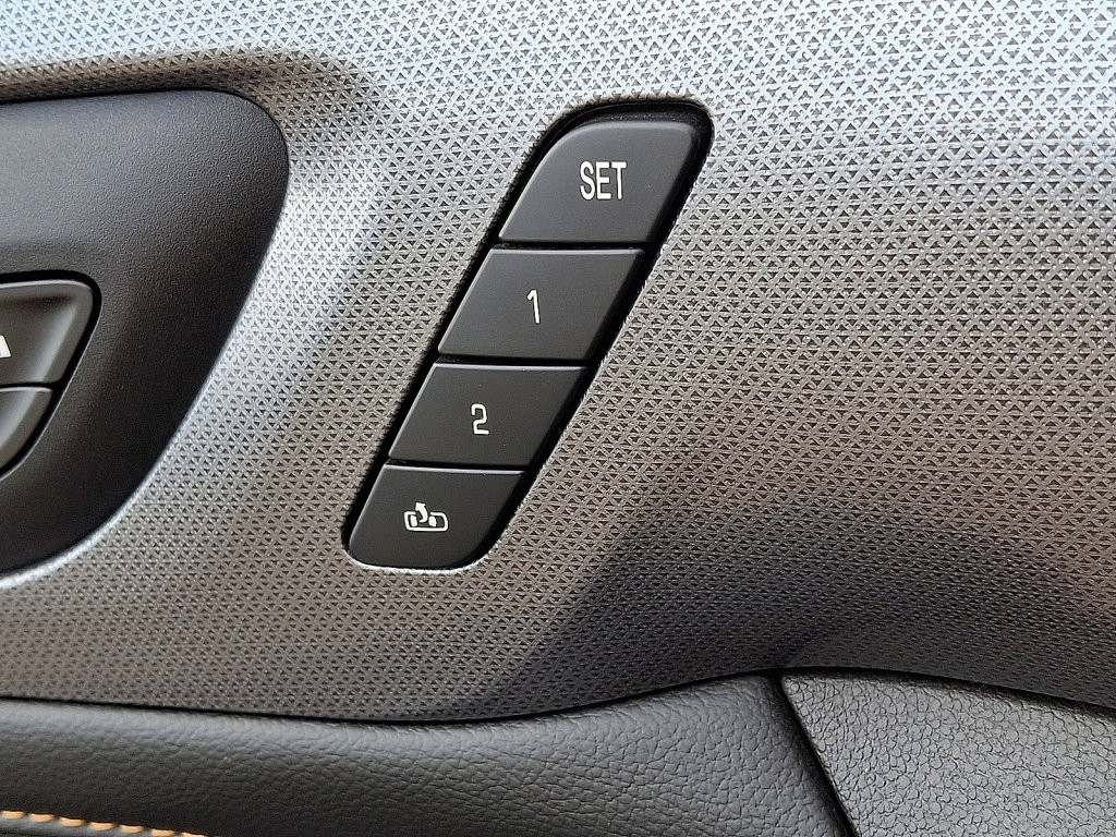 Used 2021 Chevrolet Traverse Premier w/ LPO, Floor Liner Package image 31