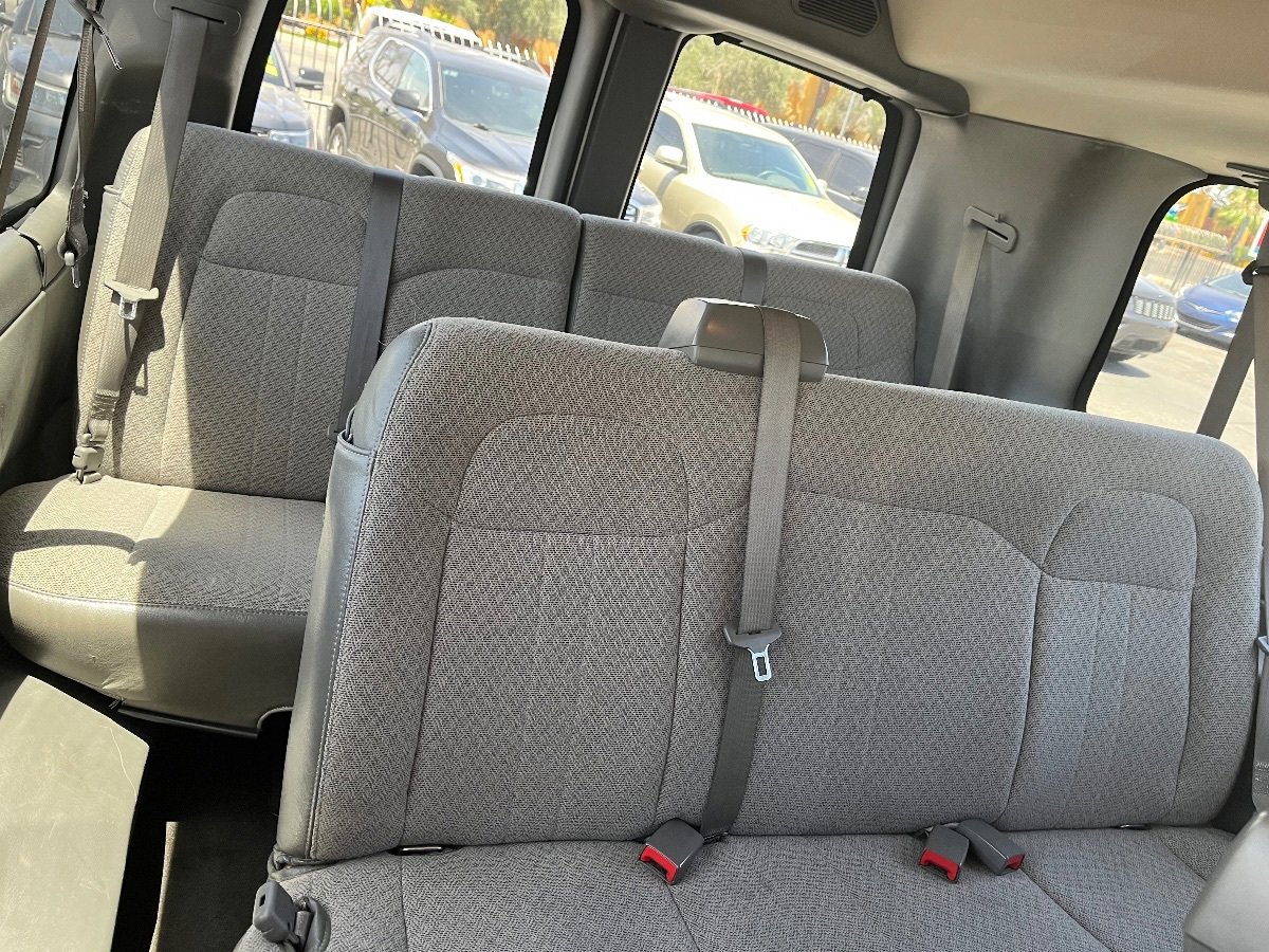 Used 2017 Chevrolet Express 3500 LT w/ LT Preferred Equipment Group RWD image 28