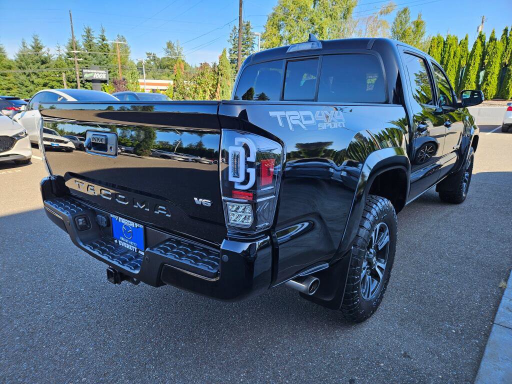 Used 2016 Toyota Tacoma TRD Sport w/ Premium & Technology Package AWD/4WD image 5