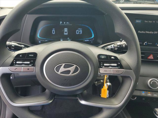 New 2025 Hyundai Elantra SE image 10