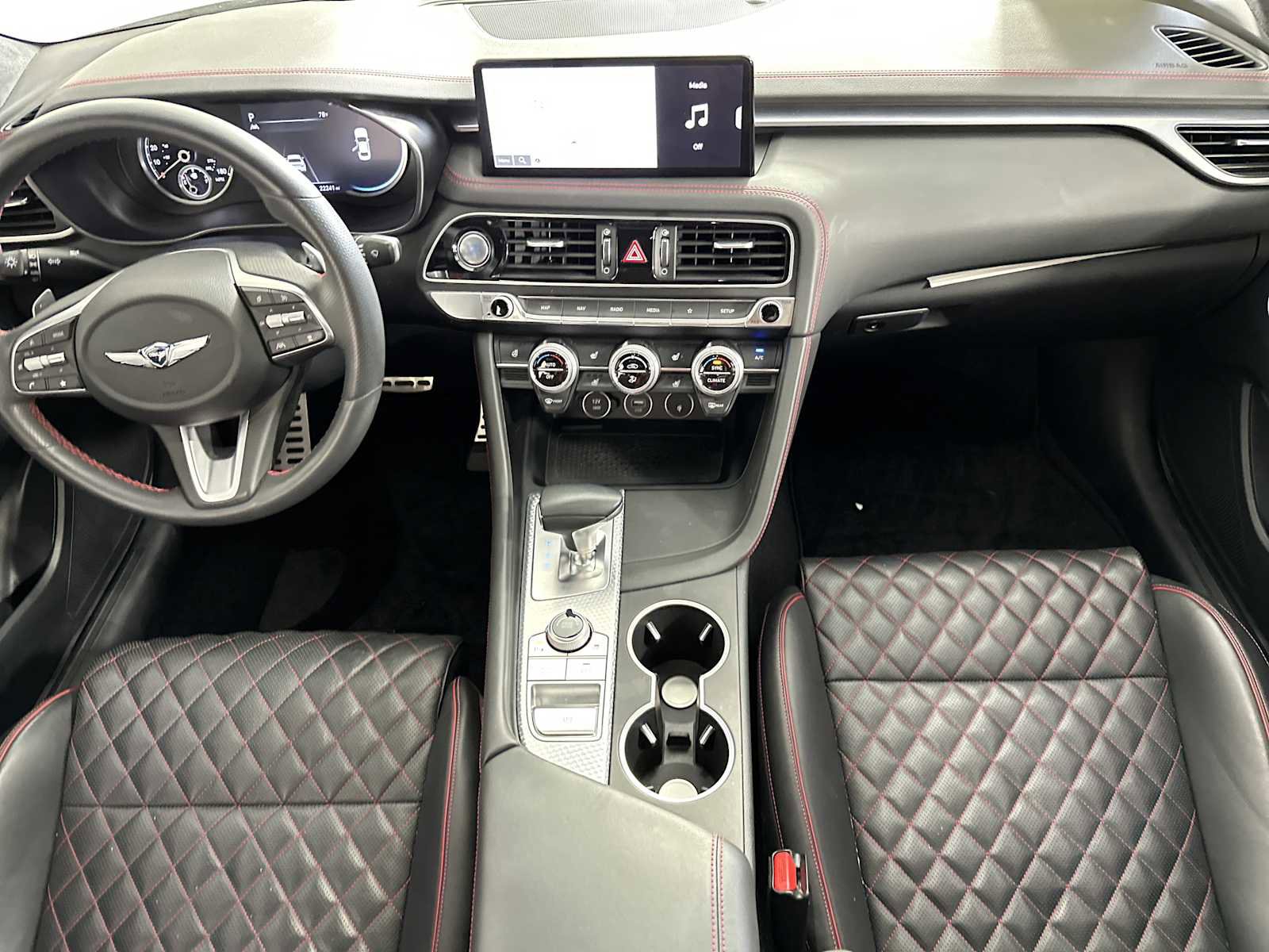 Used 2022 Genesis G70 3.3T image 14