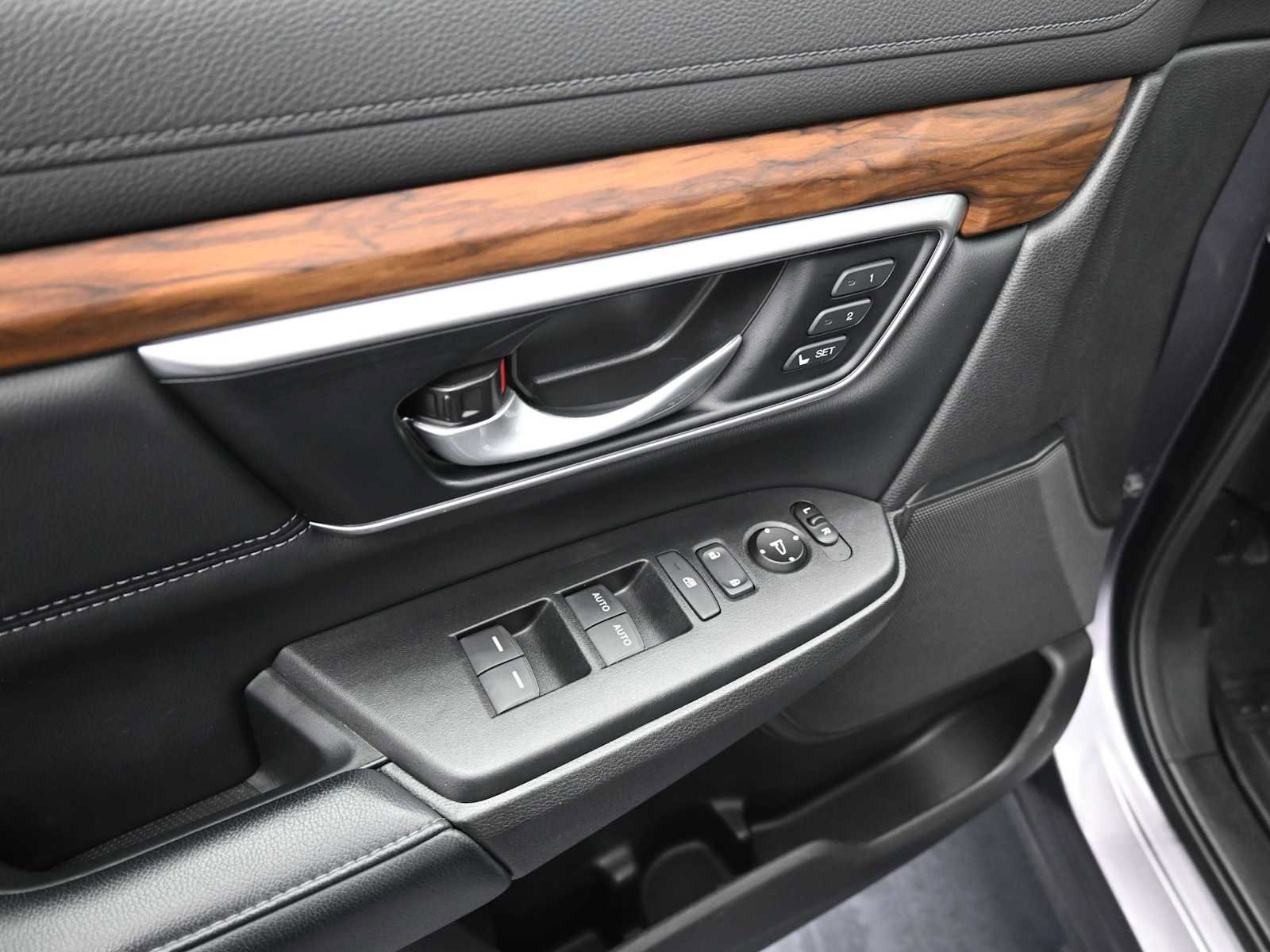 Used 2021 Honda CR-V Touring image 10