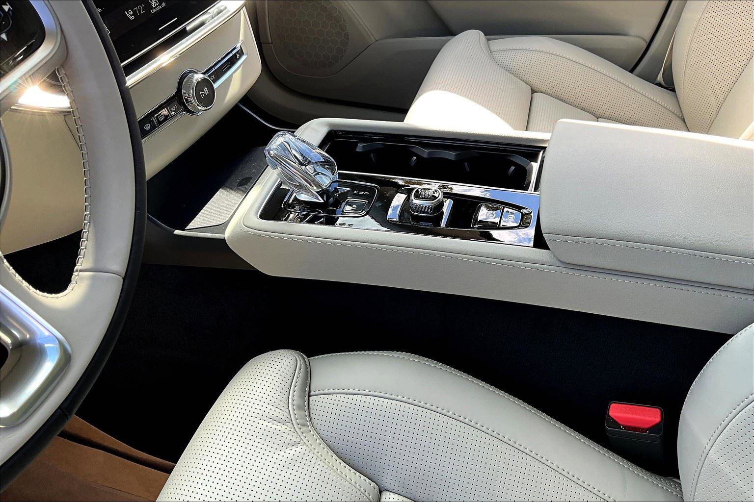 New 2026 Volvo XC90 B6 Ultra image 24