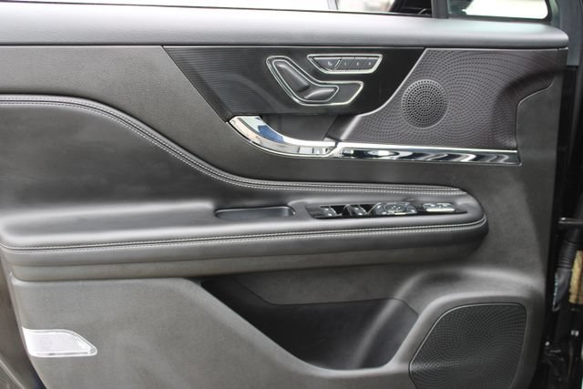 Used 2023 Lincoln Corsair Reserve FWD image 9
