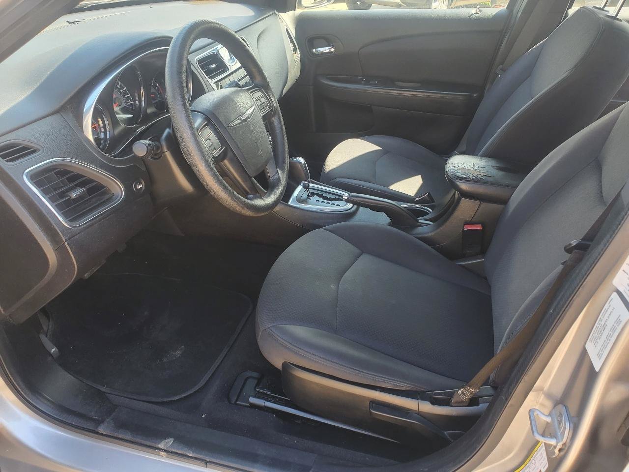 Used 2013 Chrysler 200 LX FWD image 14