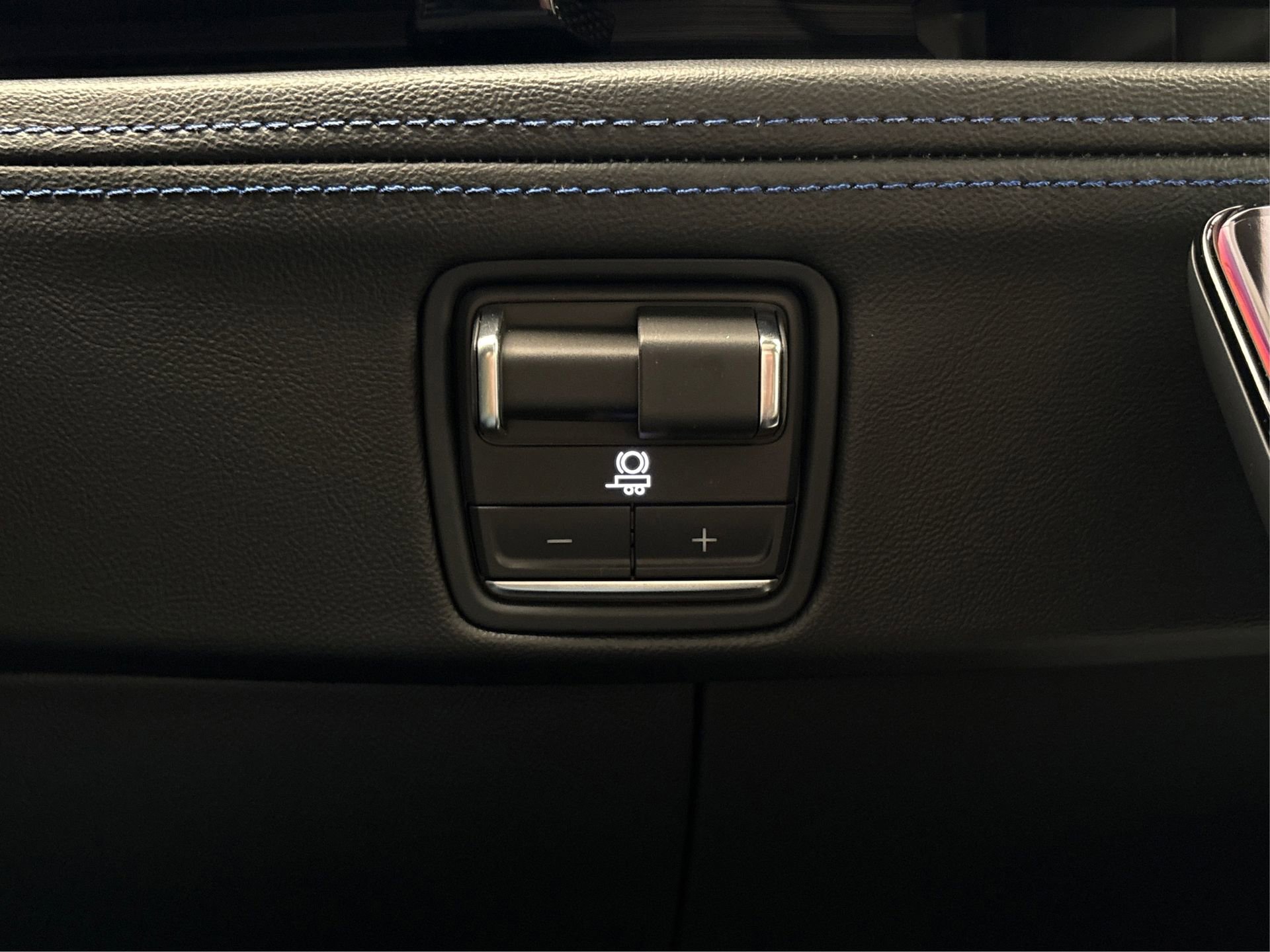 New 2025 Cadillac Escalade IQ Sport 1 w/ Smart Trailering package image 28