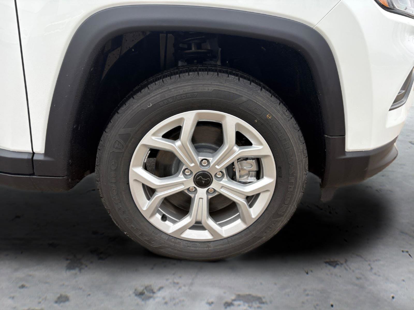 New 2026 Jeep Compass Latitude image 16