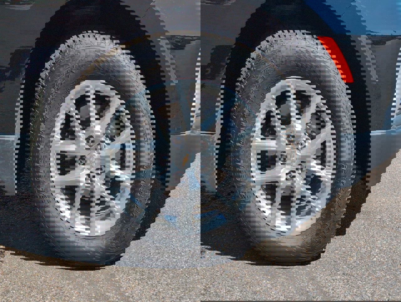 Used 2023 Chevrolet Equinox LT w/ Driver Convenience Package image 9